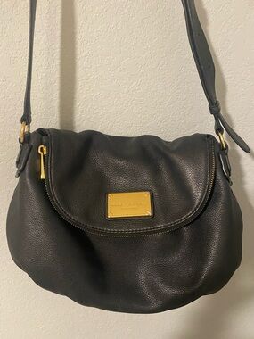 Marc Jacobs Black Pebbled Leather Shoulder Bag with Gold Plaque